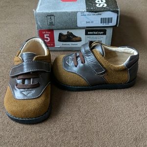 NIB See Kai Run saddle shoe, Joshua, size 5, EU21